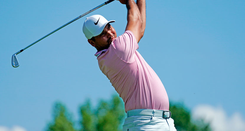 Day Using Tiger’s Old Caddie At U.S. Open